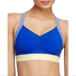 CALVIN KLEIN | Flex Motion Color Block 2-1 Bra